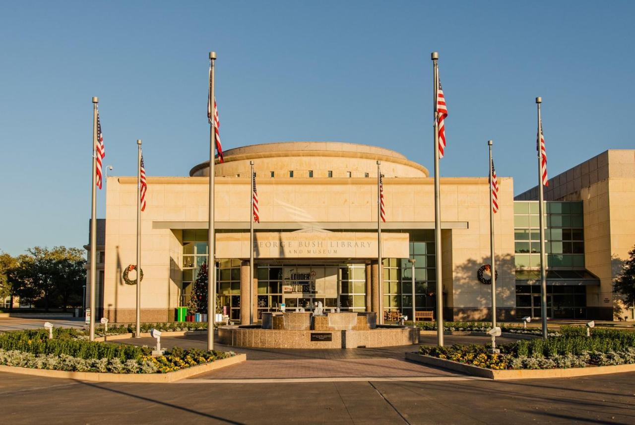 Holiday Inn & Suites College Station-Aggieland By Ihg Ngoại thất bức ảnh